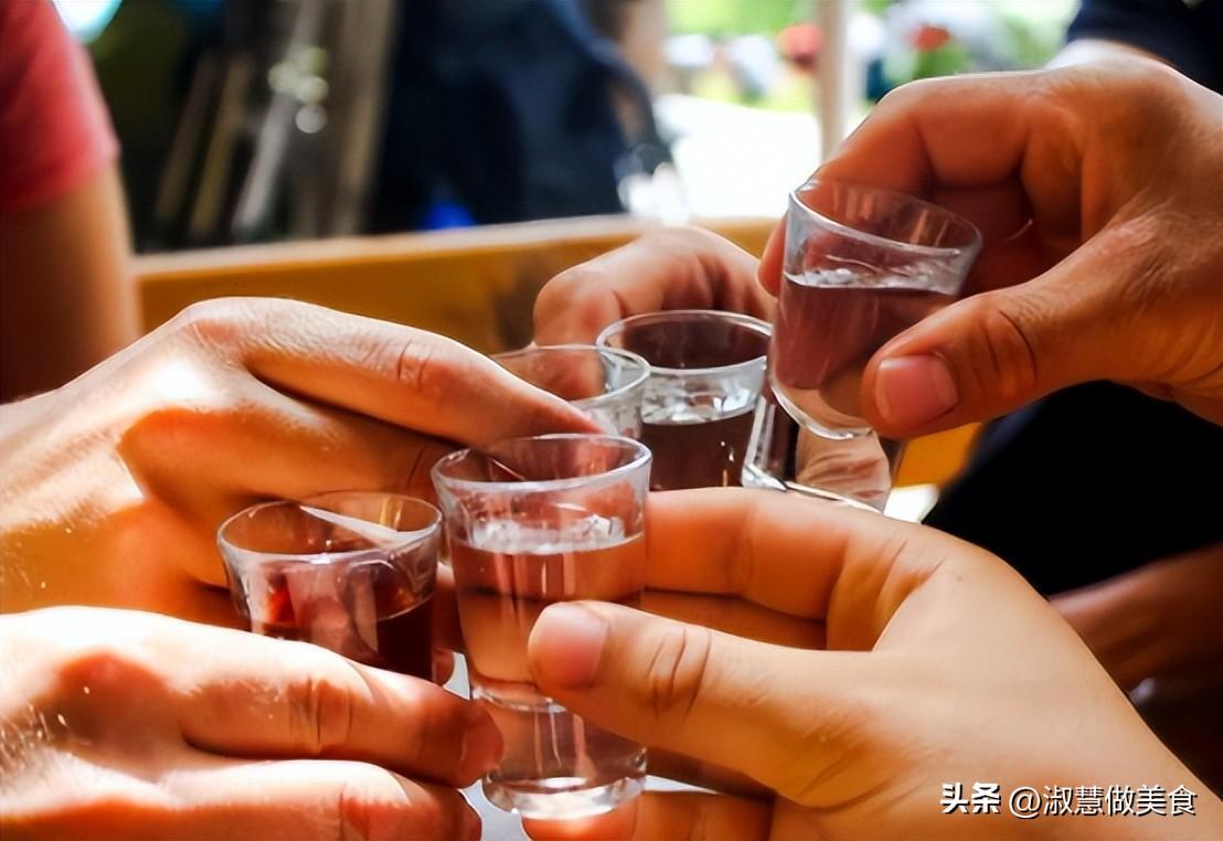 敬自己一杯酒的句子_倒酒和敬酒的区别_子弹杯24杯的酒配方